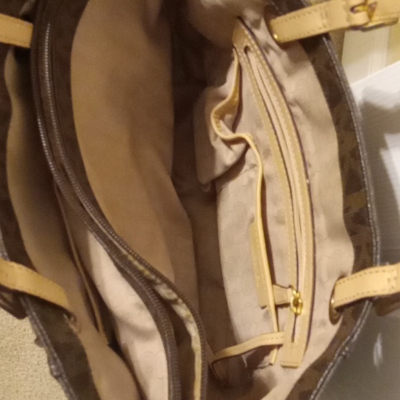 Michael kors handbag - Picture 3 of 7